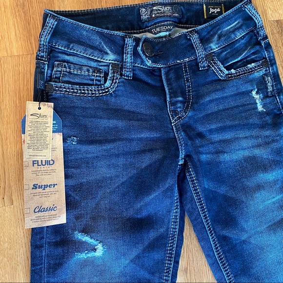 Silver Jeans - Picture 7 of 12